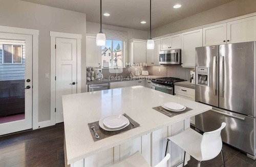 Cedar Hills House | The Treasure on Burlwood Ln