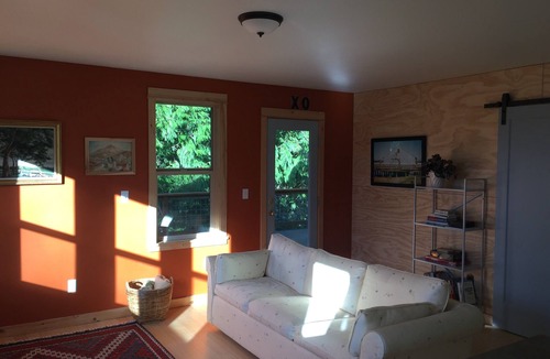 Whatcom County Apartment | The Van Zandt Raven in the Mt Baker foothills