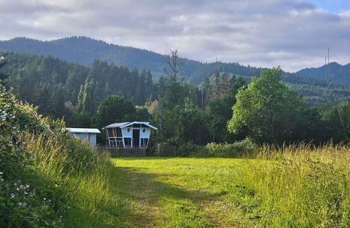 Scottsburg House | The Vardo Wagon: A Whimsical River Retreat