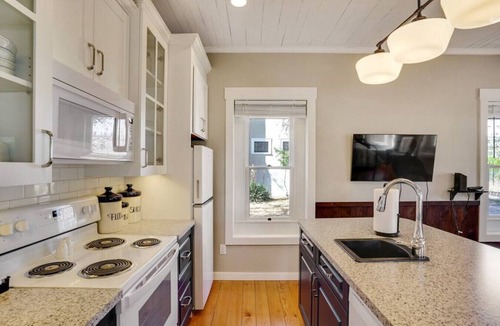 Albany Cottage | The Vine Street Cottage c1895!