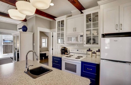 Albany Cottage | The Vine Street Cottage c1895!