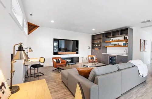 Southeast Boise House | The Warren : Beautiful 5 bedroom home w/hot tub