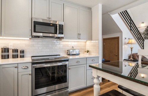 Dover Bay House | The Wheel House - 3+ Bedrooms with Loft, 2 Full Baths Parkside Bungalow