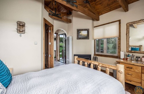 Alton House | The Wildflower Tiny Cabin near Zion & Bryce