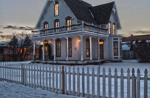 Baker City House | The Wisdom House est. 1878