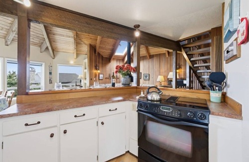 Newport House | The Yaquina House