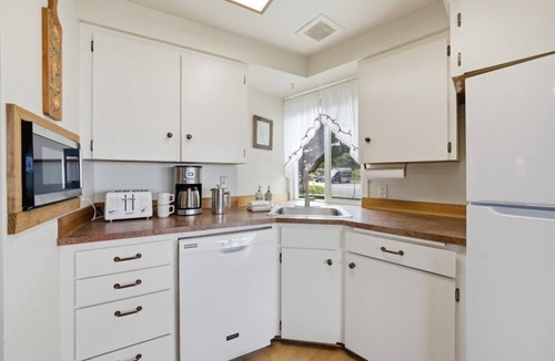 Newport House | The Yaquina House
