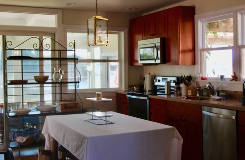 Gig Harbor House | Therapeutic Waterfront - 3BD, Beach, Kayaks, Mountain View. No cleaning fee