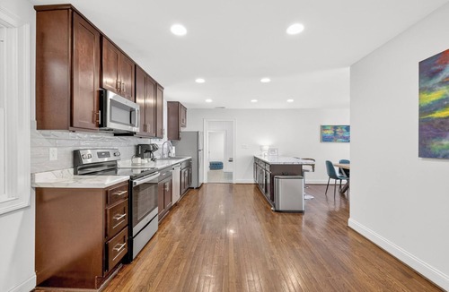 Madison House | This beautiful Nashville home is tucked away 9 min from the Grand Ole Opry and 4 miles to Broadway ! Its an open concept 2500- sq feet 3 bedroom 2 baths perfect for famlies or couples.