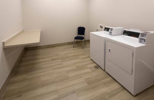 Tukwila House | This brand new room is centrally located in Tukwila, WA !