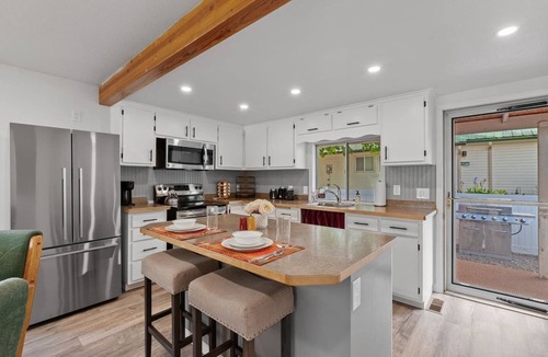 Bayview House | This house is a 3 bedroom(s), 2 bathrooms, located in Bayview, ID.
