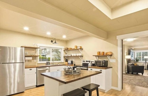 Sedro-Woolley House | Thompson Estate (Sleeps 12)