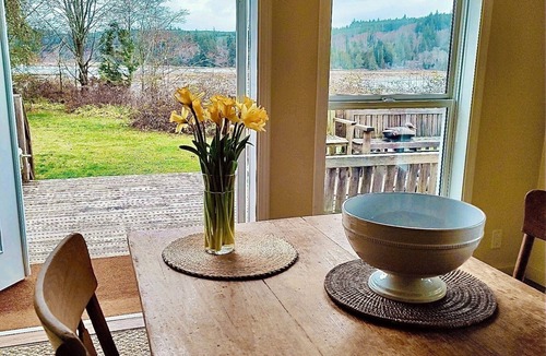 Rollingbay House | Thorndyke Lodge Beachfront Escape w/BBQ and firepit