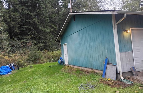 Snohomish House | Three bedroom home on 18 wooded acres, quiet retreat like setting