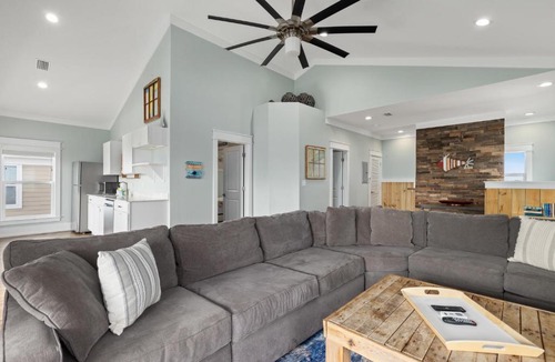 Kiska Beach House | Three Master Bedrooms! Easy Beach Access! Gulf Views