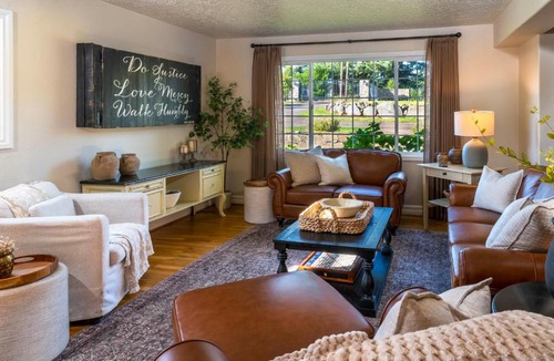 Oregon City House | Three Springs Estate | 7BR Retreat with Pond