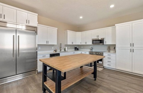 Ticaboo Cabin | Ticaboo Lakehouse | Near Lake Powell | Sleeps 27+
