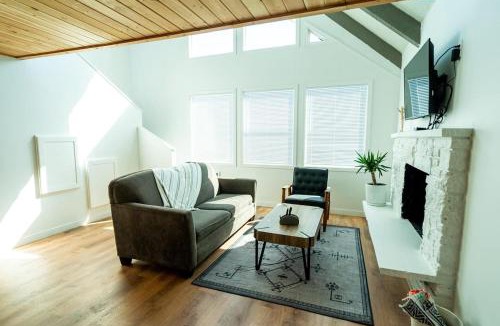 Ocean Shores Ski Chalet | Tidal House #10 - Ocean Shores Chalet