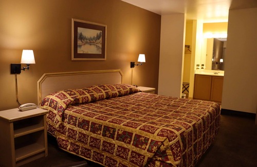 Downtown Spokane Hotel | Tiki Lodge