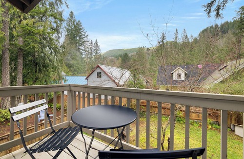 Mount Hood Village House | Timber Base Camp-4 Bedroom, 3 living spaces, Game room & Hot tub