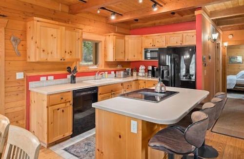 Cle Elum Cabin | Timber Cabin in the woods