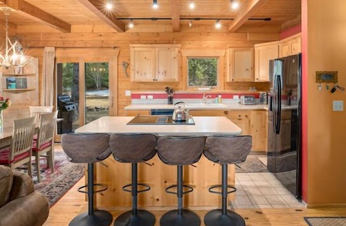 Cle Elum Cabin | Timber Cabin in the woods