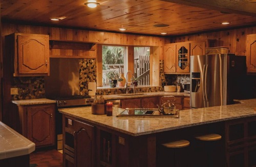 Port Angeles Ski Chalet | Timber Chalet Retreat - Hot Tub & Fire Pit