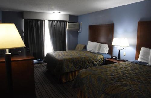 Clinton Hotel | Timber Motel