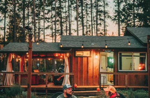 Grants Pass Cabin | Tiny Cabin in the Woods | Hot Tub & Alpaca Rescue