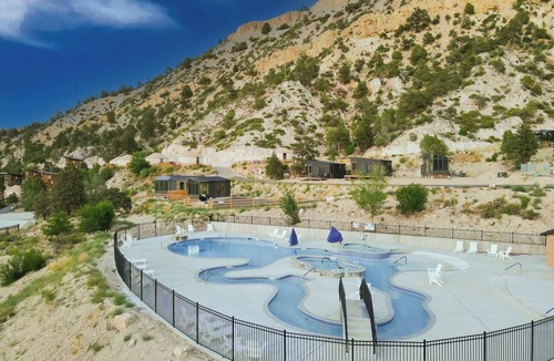 Orderville Apartment | Tiny Home #1 w/Resort Amenities Pool/Hot Tub