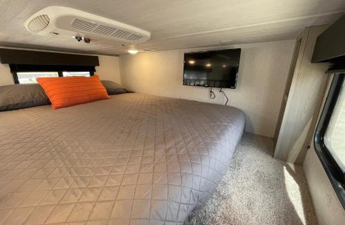Apple Valley Other | Tiny Home Lodge near Zion and Bryce National Parks Hot Tub Coyote Moon