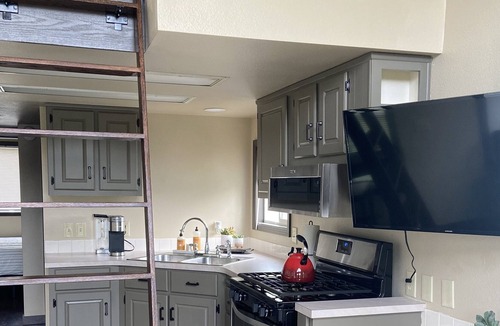 Hope House | Tiny Home Near Lake Pend Orielle- Cute and Cozy!