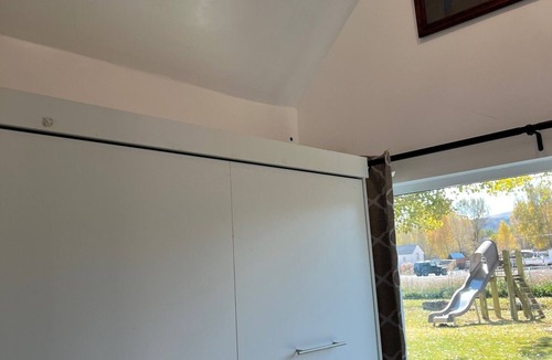 Eagle Cabin | Tiny Home on horse property in Eagle: close to trails/town with private hot tub