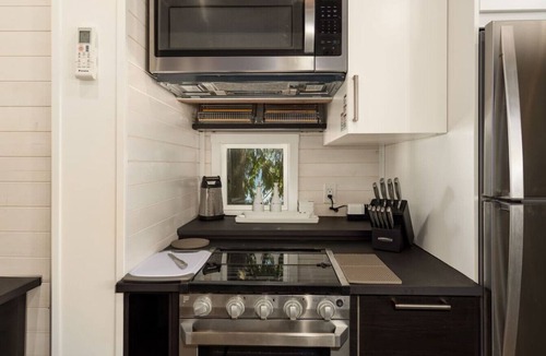 Sagle House | Tiny Home Paradise Stay w/ Lake & Mountain Views