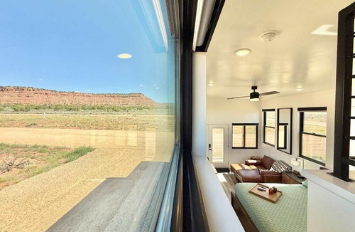 Kanab House | Tiny Home w Panoramic Views Hot Tub Near Zion