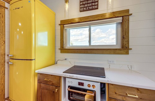 Pray Cottage | Tiny in Paradise! Near Chico and SAGE Lodge!