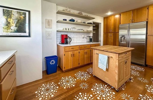 Port Angeles House | Top Floor Apartment, Workspace, Near Downtown, ONP