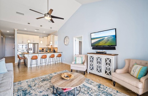 Dauphin Island Condo | Top Floor~Beachfront~Heated Pool~Pelican Place