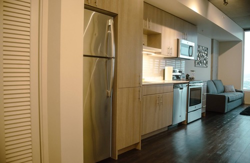 Pearl District Apartment | Top Floor Condo W/Beautiful View Overlooking the city