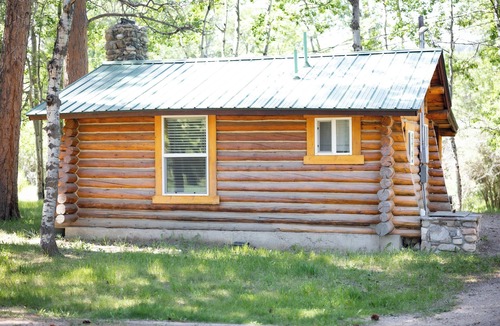 Saddlestring Cabin | Trail's End Cabin, Rustic Trail's End Cabin