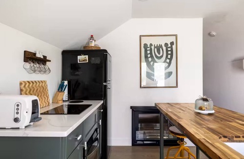 Virgin Apartment | Tranquil 1-bedroom studio loft in charming Virgin