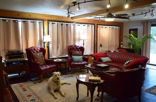 Crawfordsville Cabin | Tranquil 3 story Lodge in private forest central to UofO Eugene, OSU Corvallis