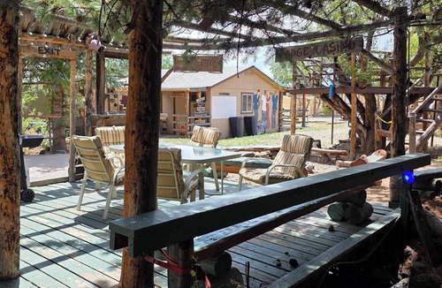 Cedaredge Cabin | Tranquil Aspen Retreat with Full Kitchen & Cozy Charm at the Cedaredge Lodge.