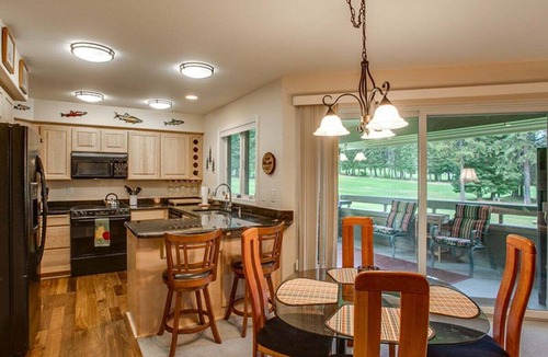 Leavenworth Condo | Tranquil Hideaway with Tee Time Views