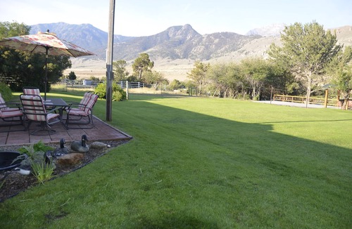 Gardiner House | Tranquil Home on Yellowstone River. See other home #4914516 for large families
