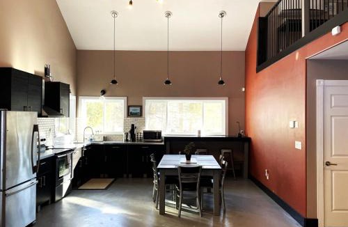 Chattaroy House | Tranquil Nature Retreat on 12 acres!