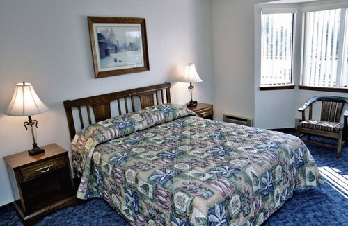 Island Park Resort | Tranquil resort with fitness room in Island Park