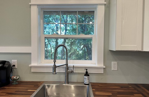 Hoopa Cottage | Tranquility Riverview Cottage