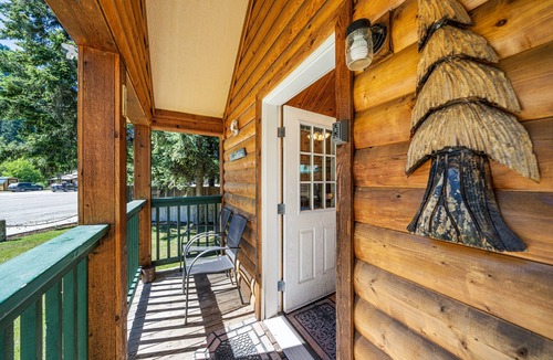 Northport Cabin | Trapper cabin