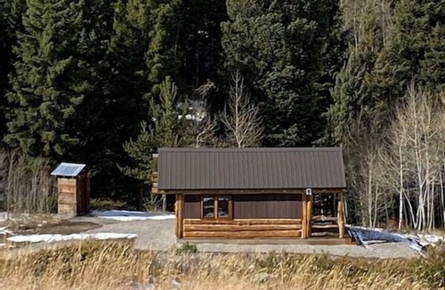 Virginia City Cabin | Trapper's Cabin on Firetower ranch